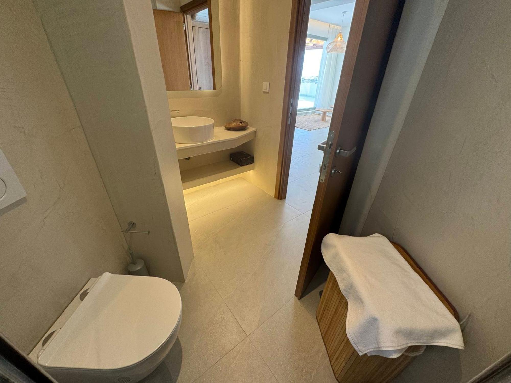 Athoros Luxury
