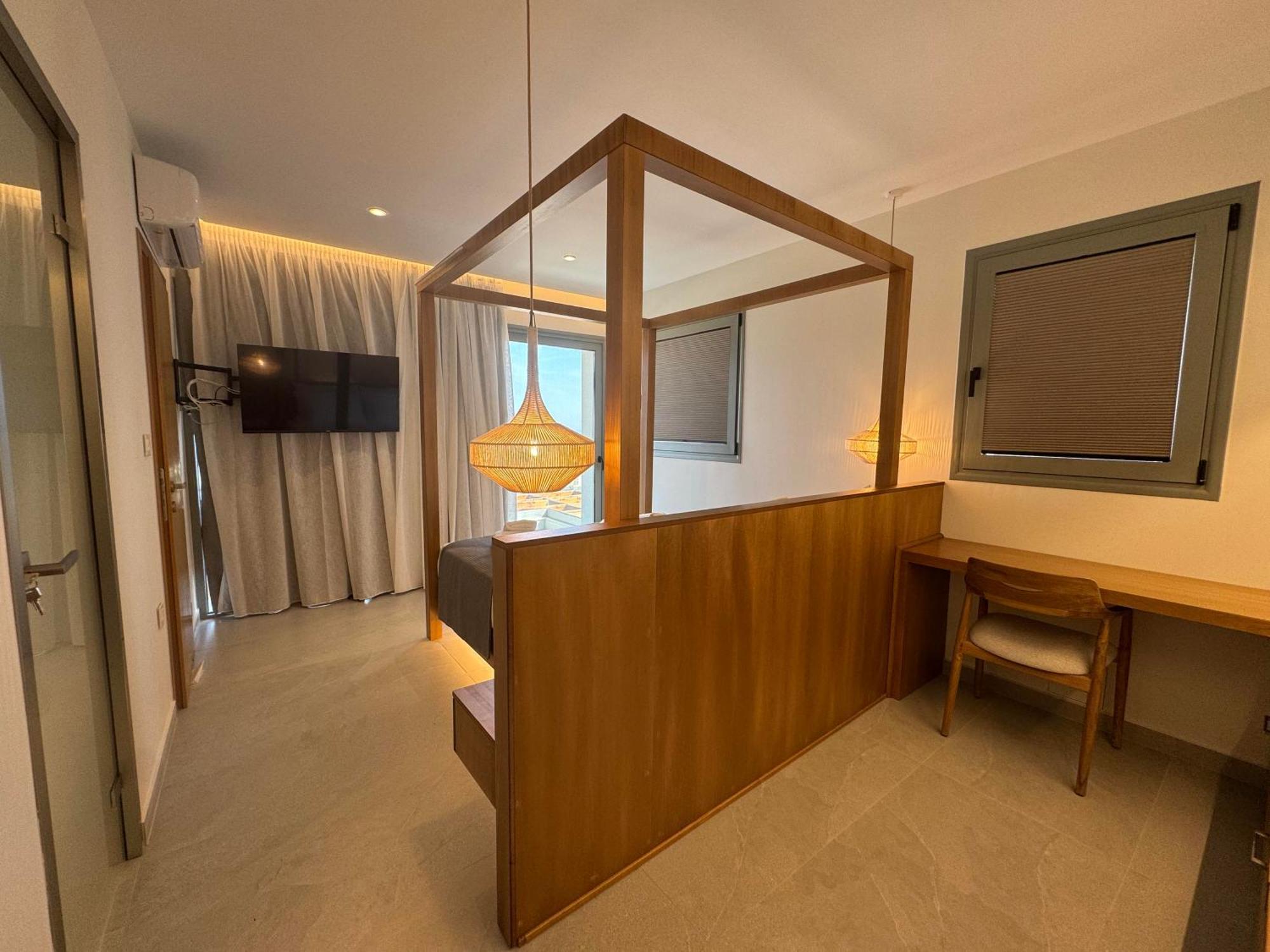 Athoros Luxury Villa *