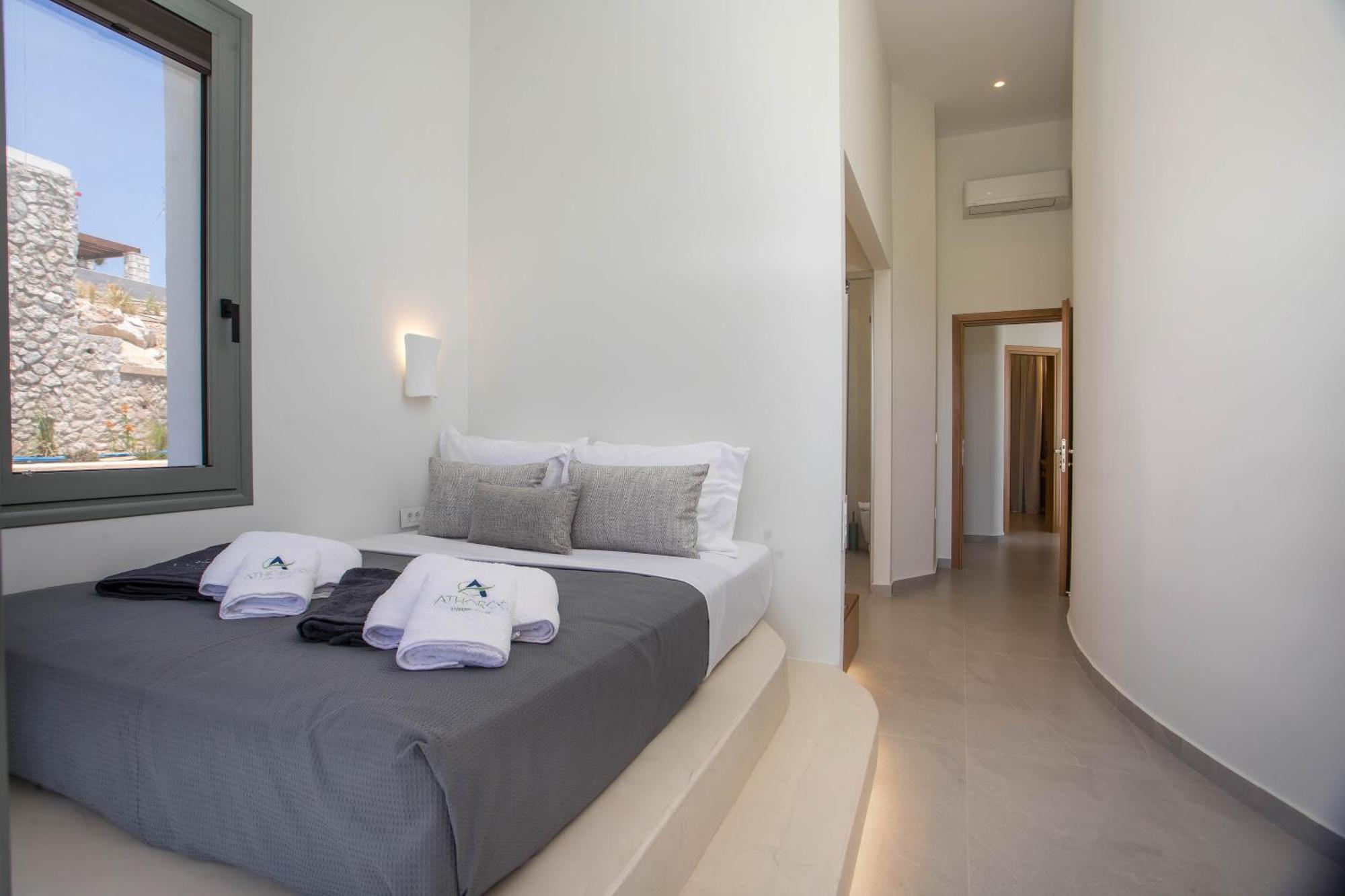 Athoros Luxury Villa *