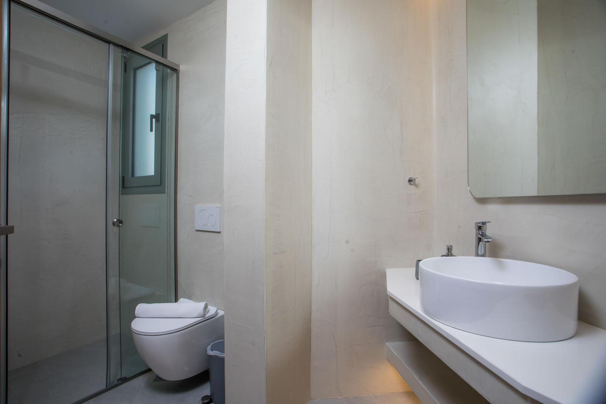 Athoros Luxury